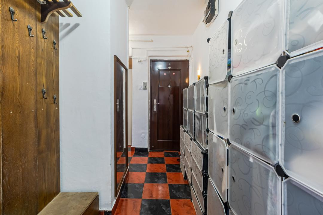 Vânzare apartament cu 3 camere, decomandat, mobilat și utilat - Zona Florilor