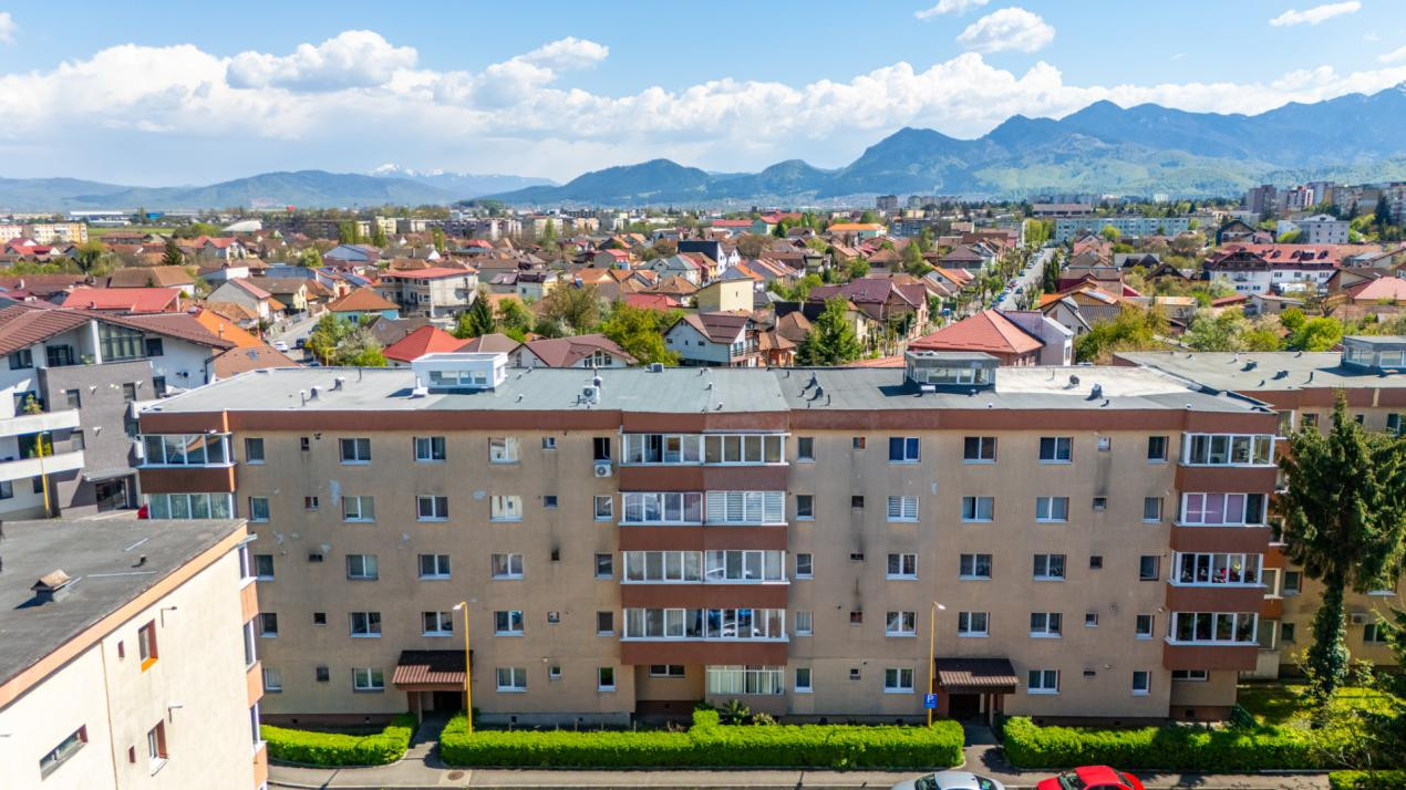 Vânzare apartament cu 3 camere, decomandat, mobilat și utilat - Zona Florilor