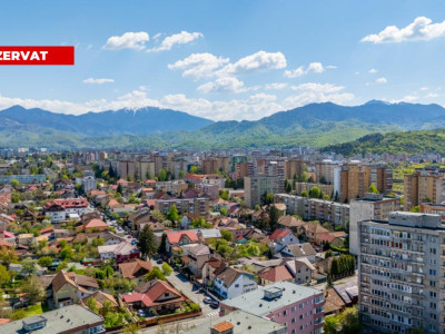 REZERVAT - Vânzare apartament cu 3 camere, decomandat, mobilat și utilat 