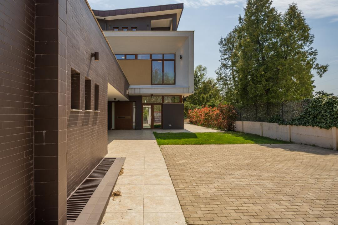 Vila pe malul lacului Mogosoaia | 617 mpt, teren 1182 mp