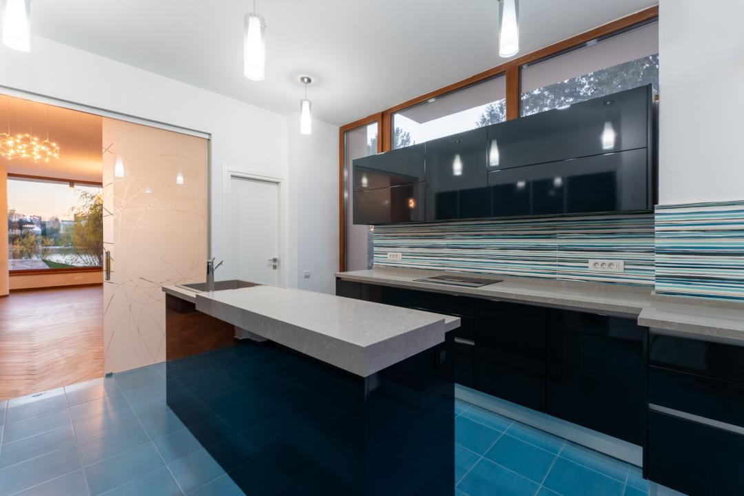 Vila pe malul lacului Mogosoaia | 617 mpt, teren 1182 mp