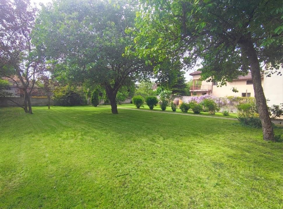 Casă spectaculoasă S+P+1 • piscină • zona impadurita