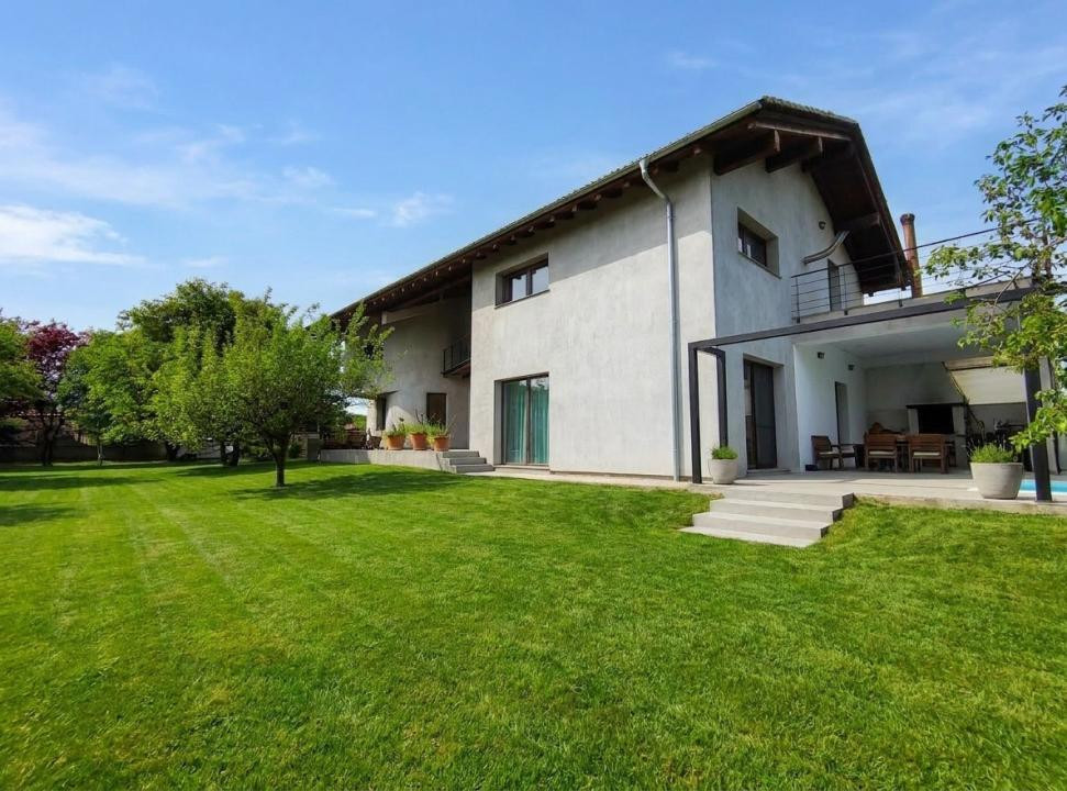 Casă spectaculoasă S+P+1 • piscină • zona impadurita