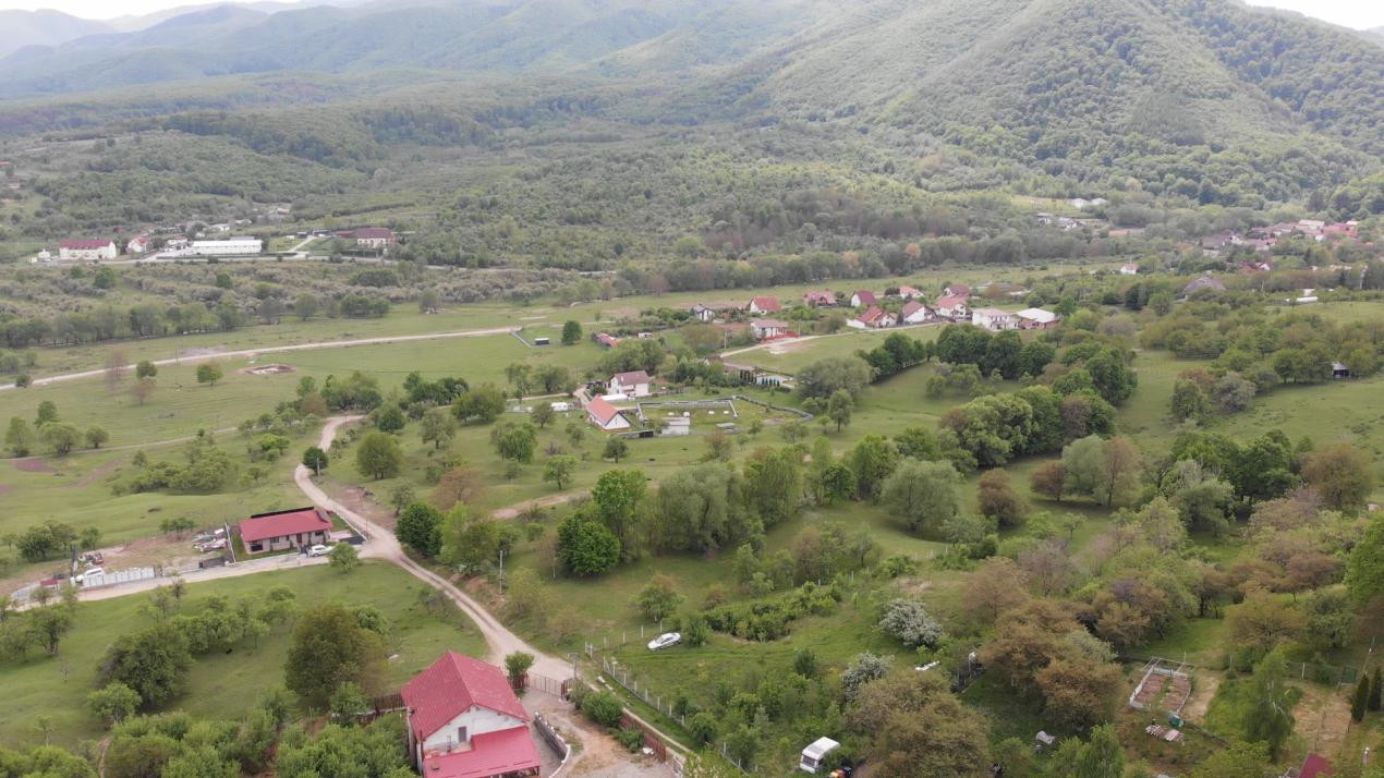 Teren intraviln în Cisnădioara –  Panoramă  spre Cetate si muntii Fagaras