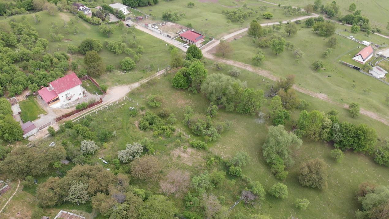 Teren intraviln în Cisnădioara –  Panoramă  spre Cetate si muntii Fagaras