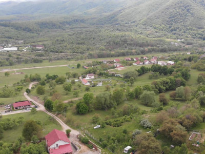 Teren intraviln în Cisnădioara –  Panoramă  spre Cetate si muntii Fagaras