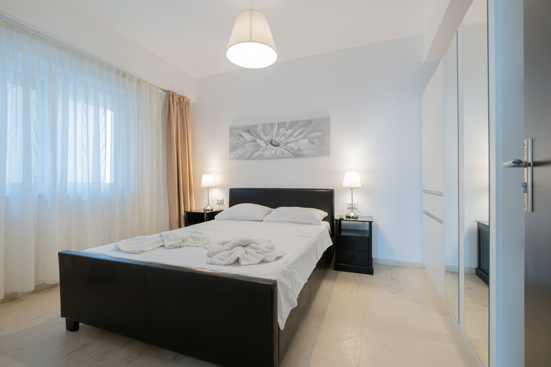 Apartament 3 camere de vanzare 