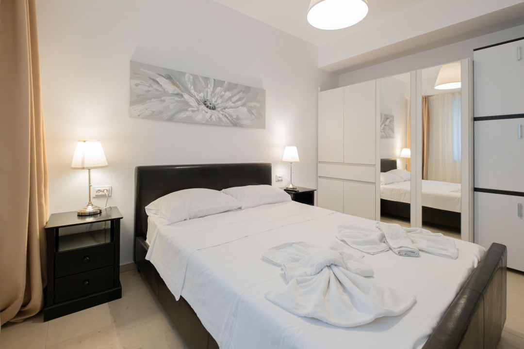 Apartament 3 camere de vanzare 