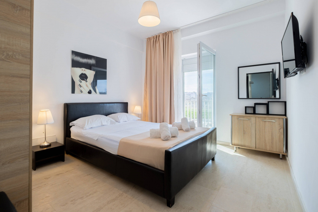 Apartament 3 camere de vanzare 