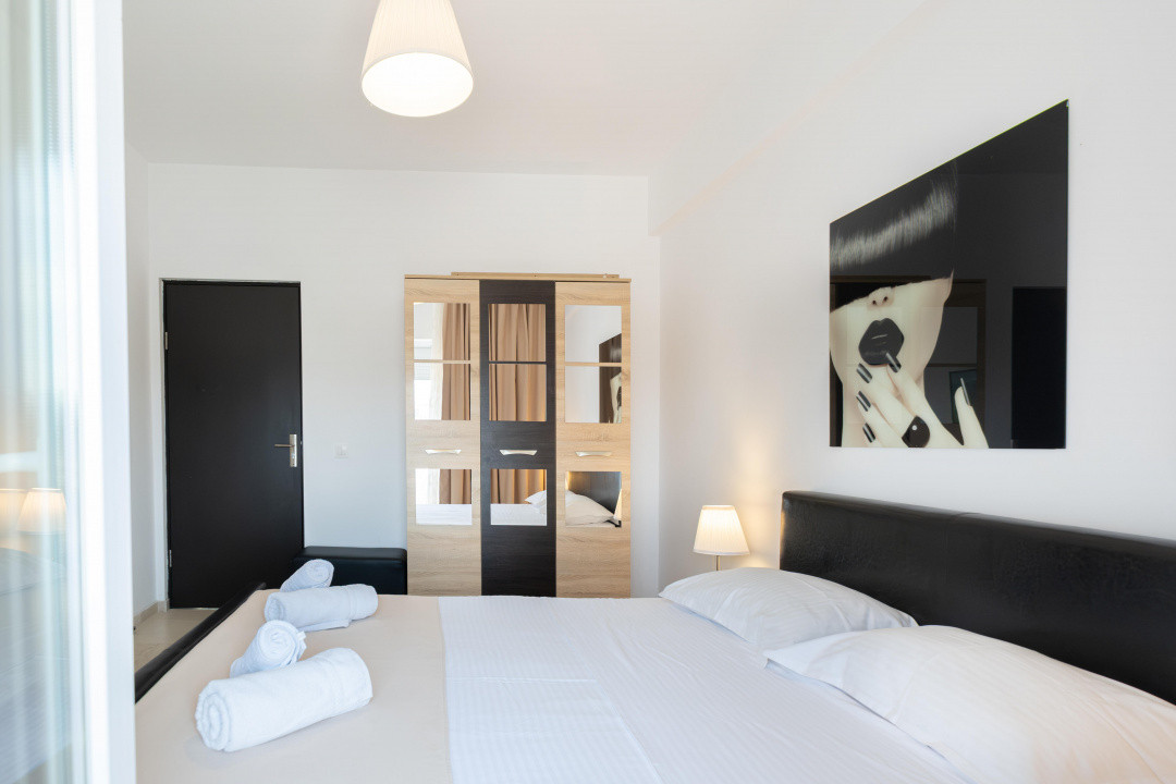 Apartament 3 camere de vanzare 