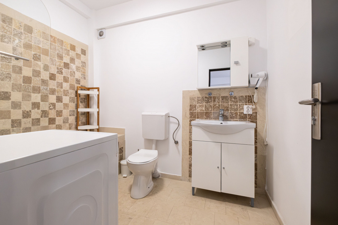 Apartament 3 camere de vanzare 