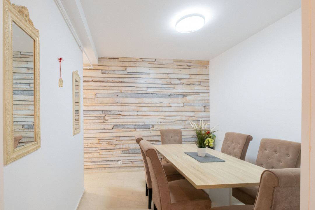 Apartament 3 camere de vanzare 