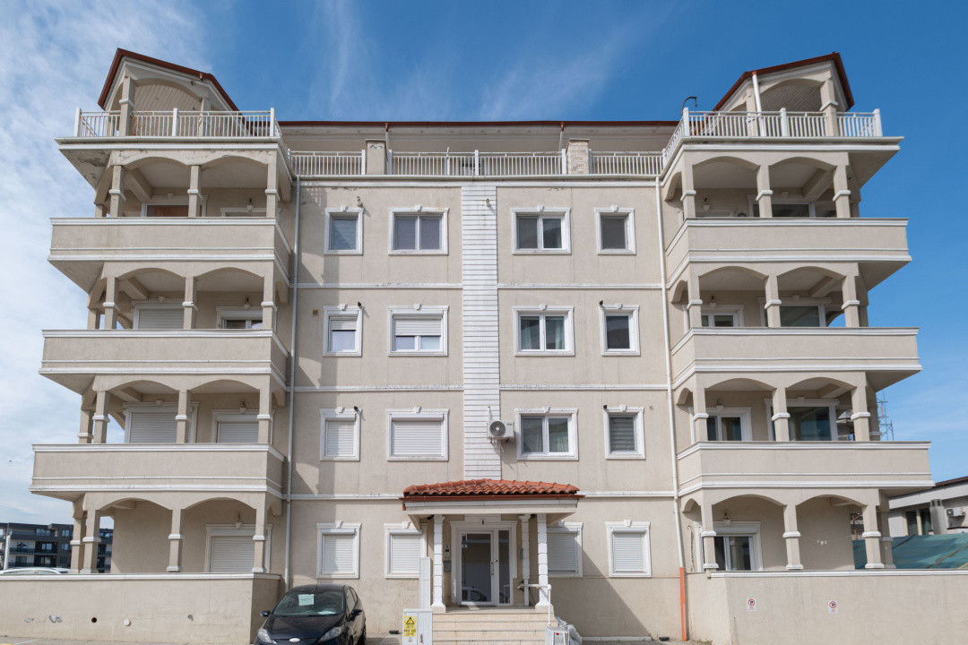 Apartament 3 camere de vanzare 