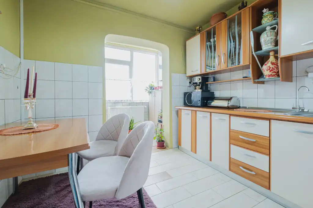 Apartament 3 camere decomandat - Inel 2