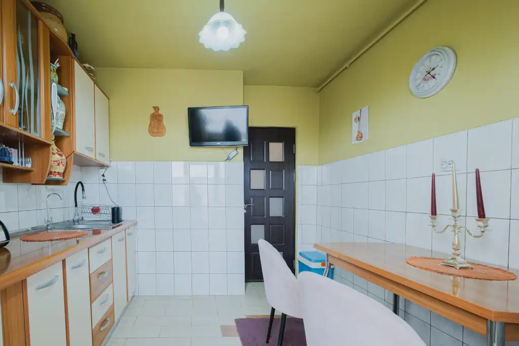 Apartament 3 camere decomandat - Inel 2
