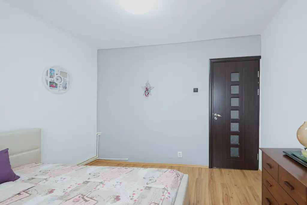 Apartament 3 camere decomandat - Inel 2