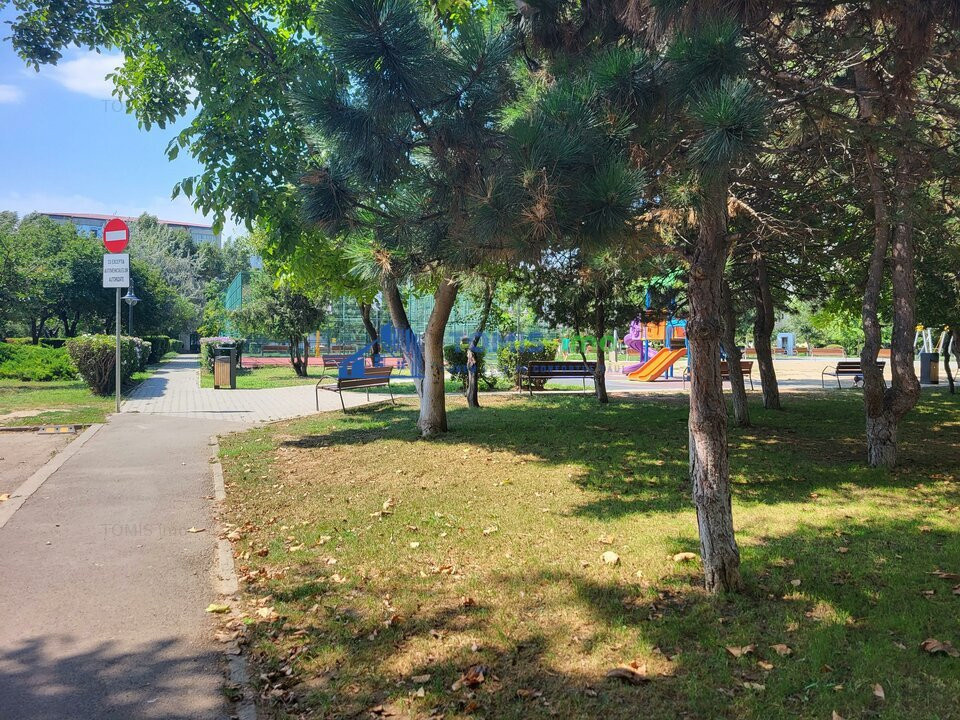 Apartament cu 3 camere de inchiriat zona Faleza Nord