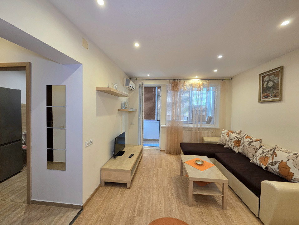 Apartament cu 3 camere de inchiriat in Tomis II