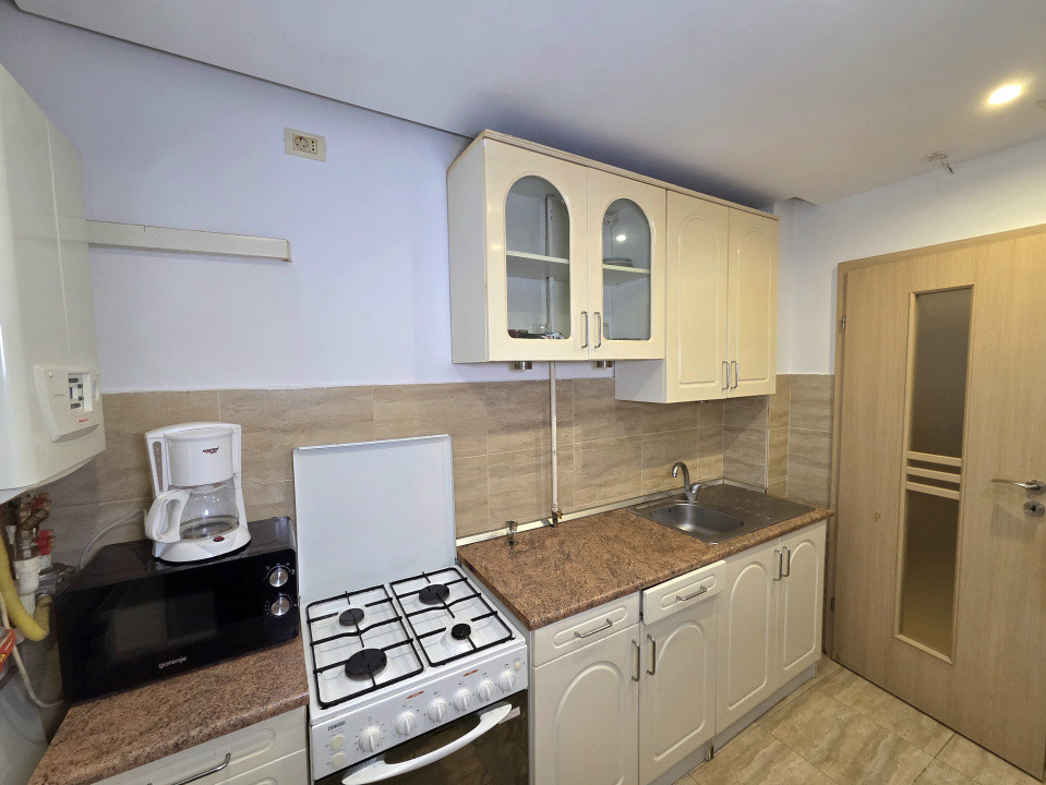 Apartament cu 3 camere de inchiriat in Tomis II