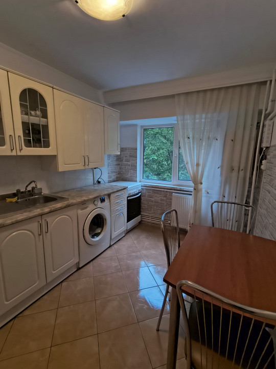 Apartament cu 2 camere de inchiriat in Constanta - zona Tomis III