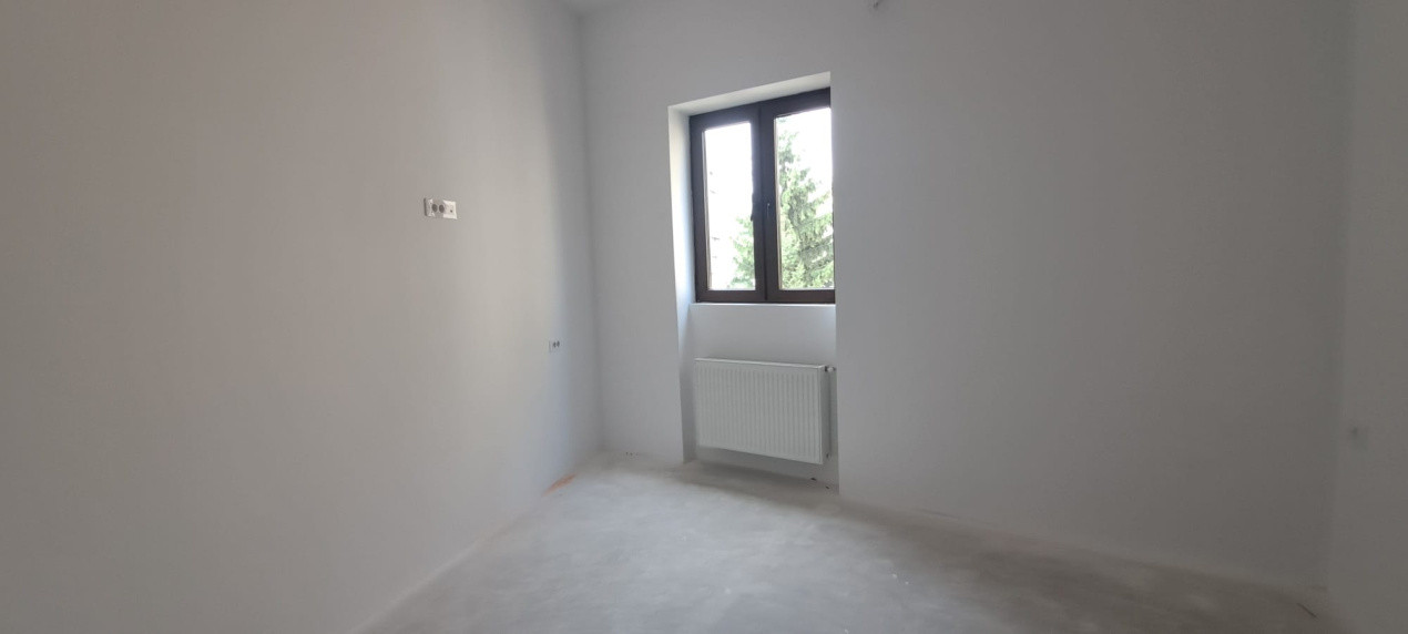 Garsoniera spatioasa ,  decomandata , ultracentral, predare la alb.