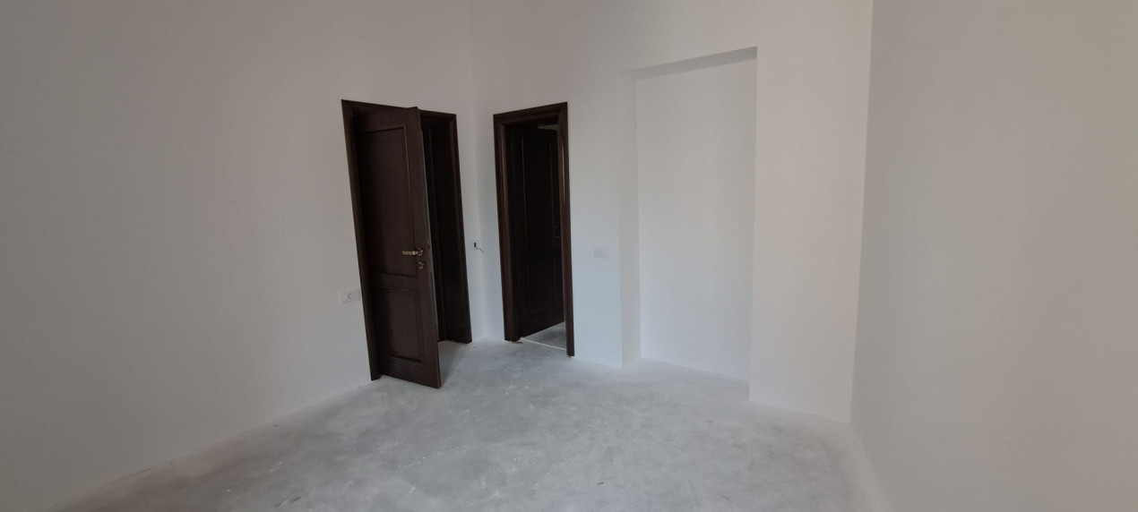 Garsoniera spatioasa ,  decomandata , ultracentral, predare la alb.