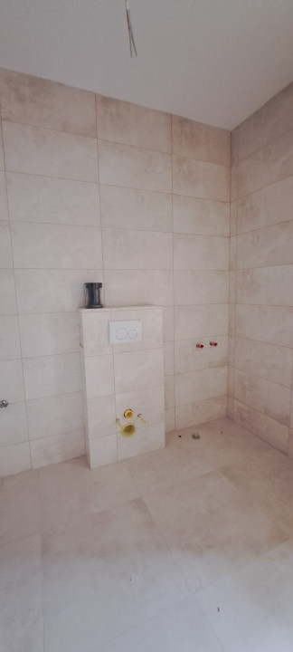 Garsoniera spatioasa ,  decomandata , ultracentral, predare la alb.