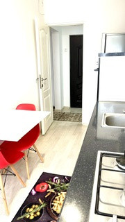 Apartament 2 camere, cochet și luminos, în zona excelenta în Dambu 