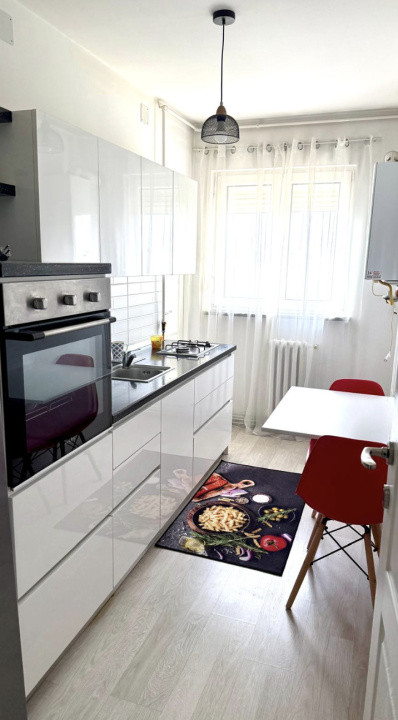Apartament 2 camere, cochet și luminos, în zona excelenta în Dambu 