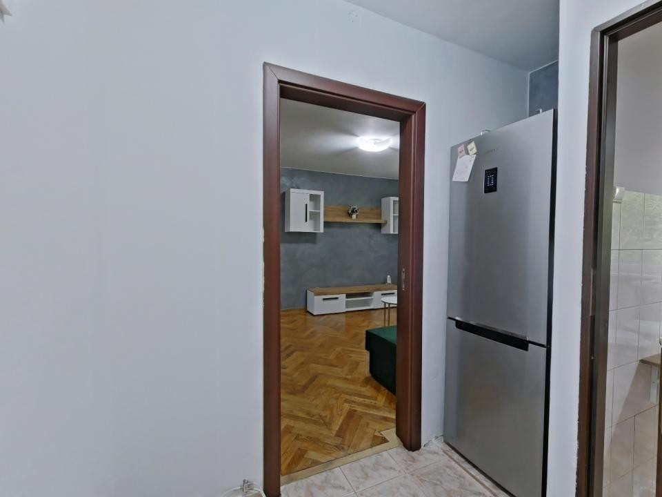 Închiriere apartament cu 2 camere, renovat si spatios- Strada Soarelui