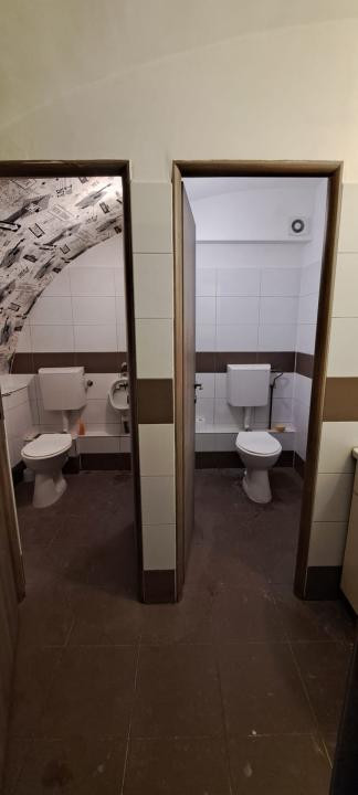 Spatiu comercial ultracentral, curte si loc de parcare