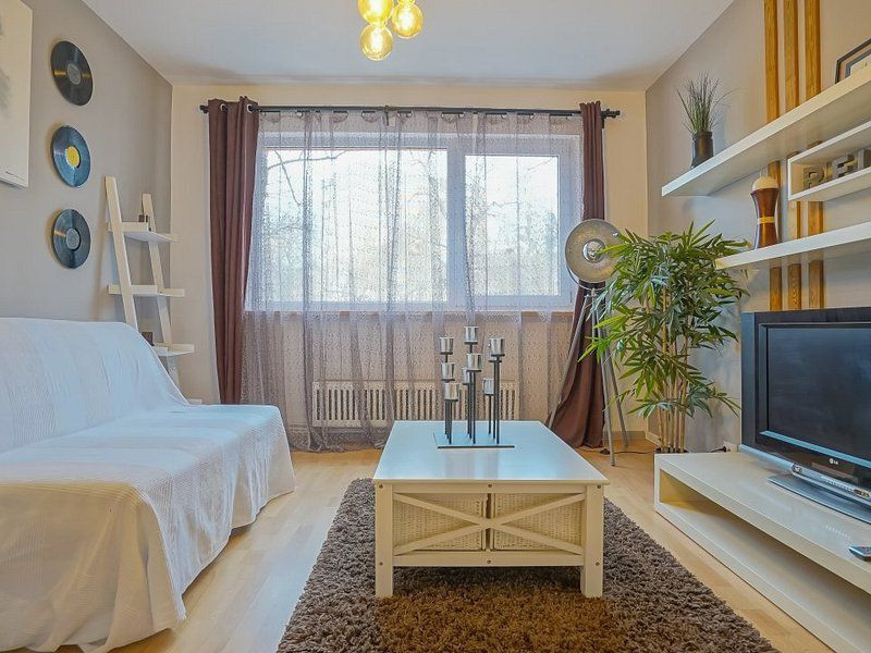 Închiriere garsonieră mobilată și utilată, pet-friendly - Strada Soarelui