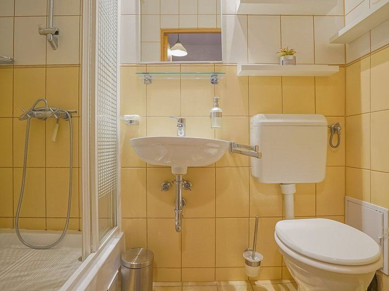 Închiriere garsonieră mobilată și utilată, pet-friendly - Strada Soarelui