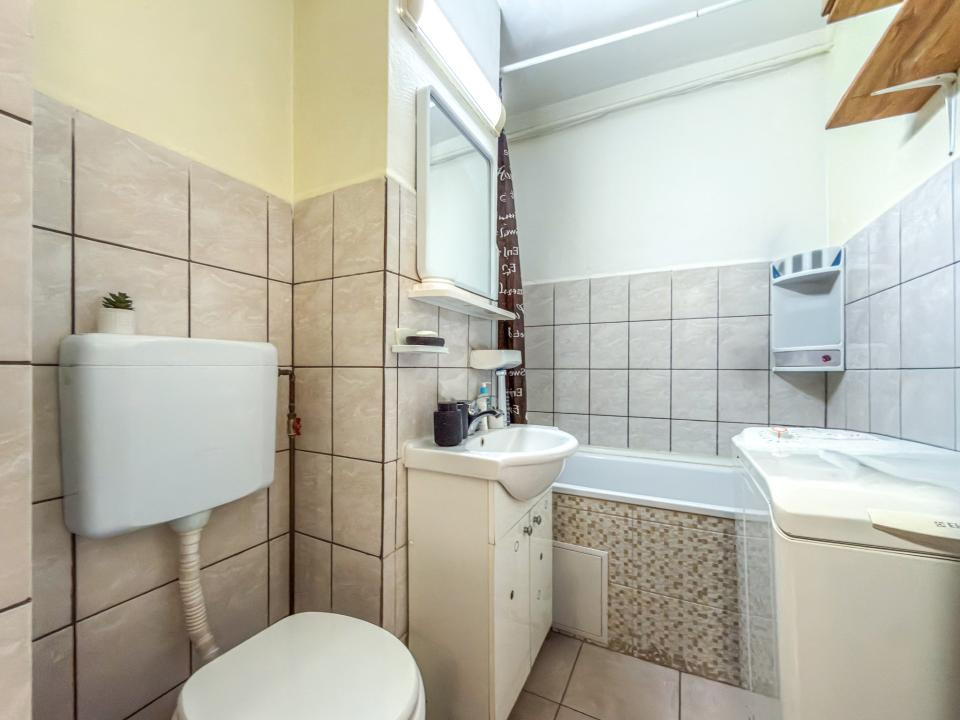 De vanzare garsoniera str. Mihai Viteazu-colina universitatii!