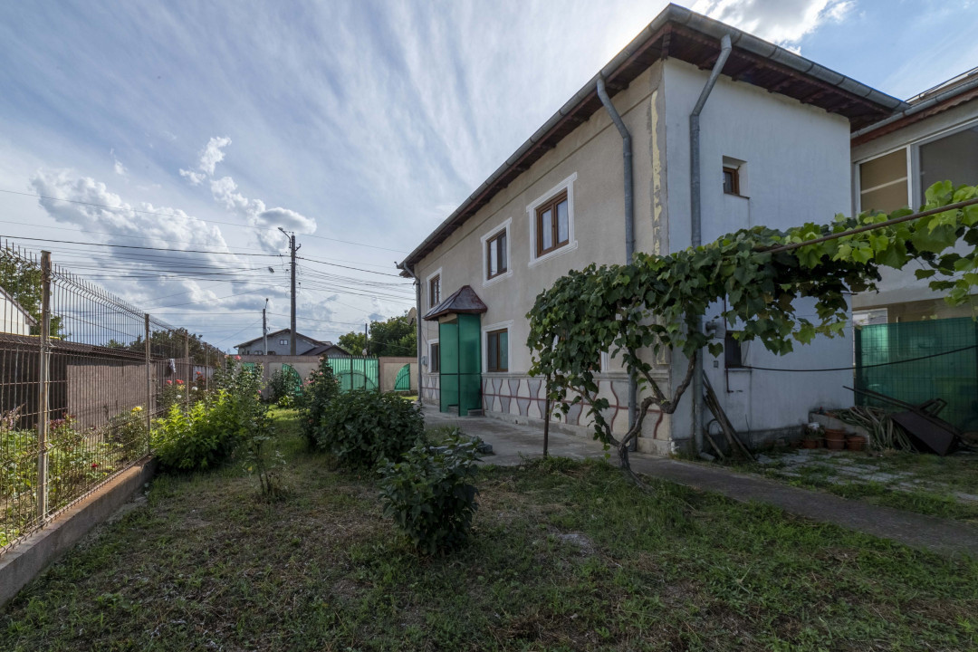 Tartasesti,str. Principala, 3040 mp teren, P+1, casa 1998, deschidere 12 m