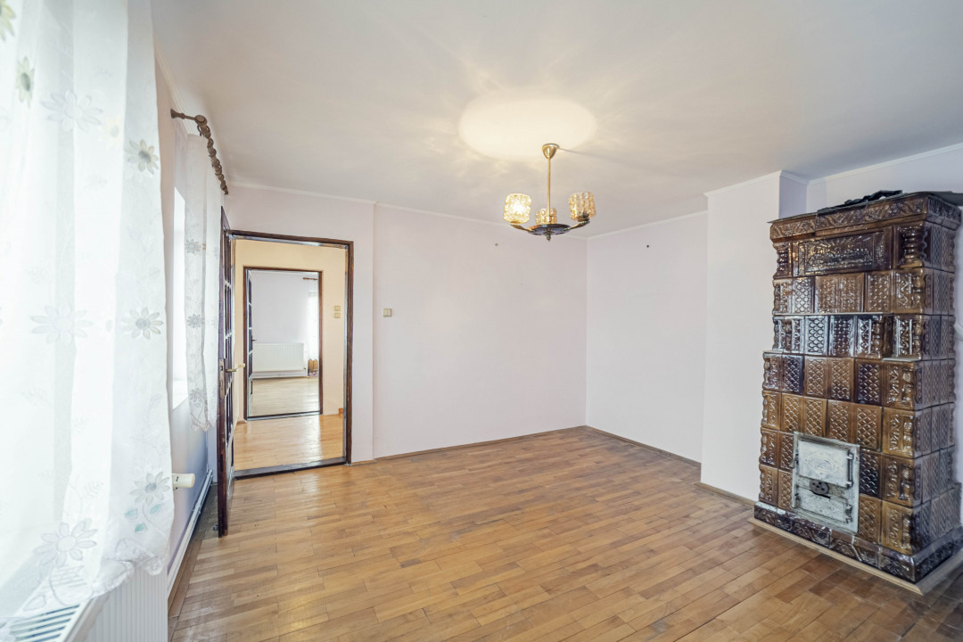 Tartasesti,str. Principala, 3040 mp teren, P+1, casa 1998, deschidere 12 m