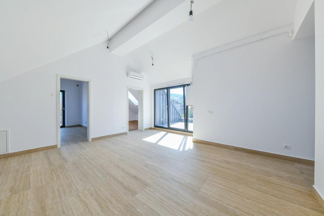 Apartament 2 camere, 74 mp, mansardă, terasă  6 mp