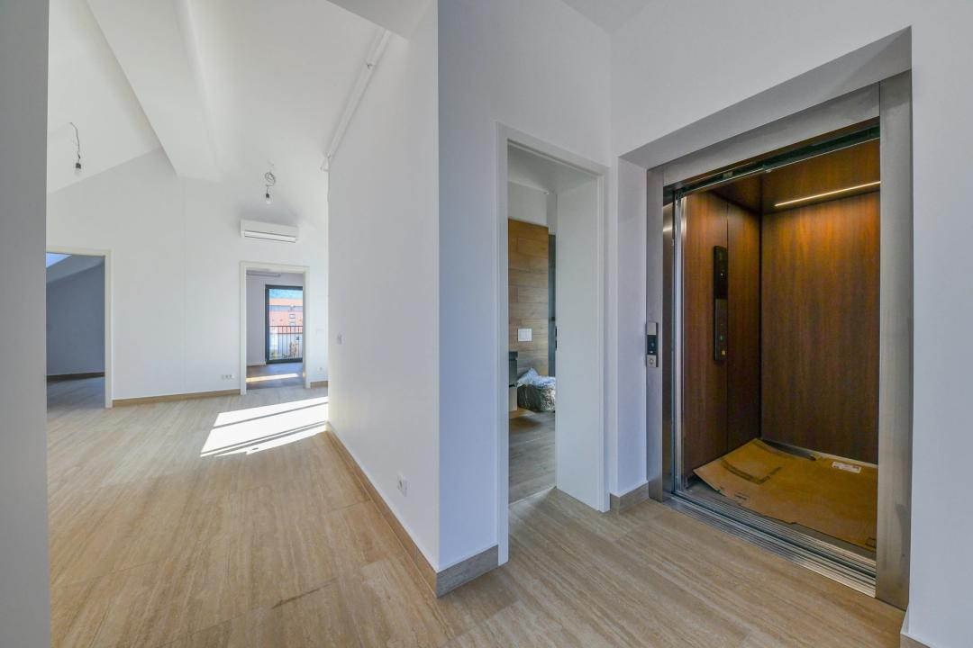 Apartament 2 camere, 74 mp, mansardă, terasă  6 mp