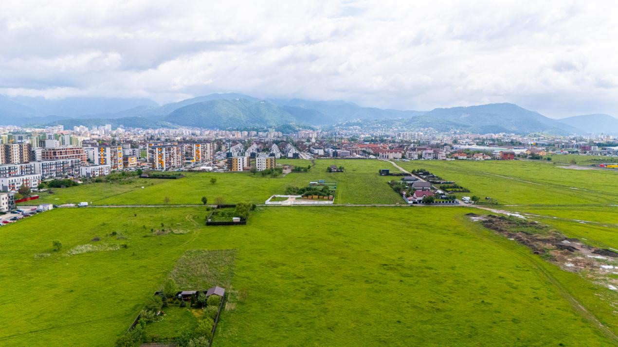 Teren intravilan cons. bloc-  740 mp | Regim P+2E–3E | Tractorul – Brașov