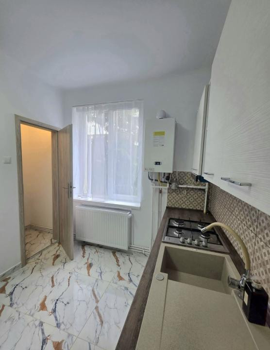 Apartament 2,5 camere decomandat + 2 locuri de parcare 
