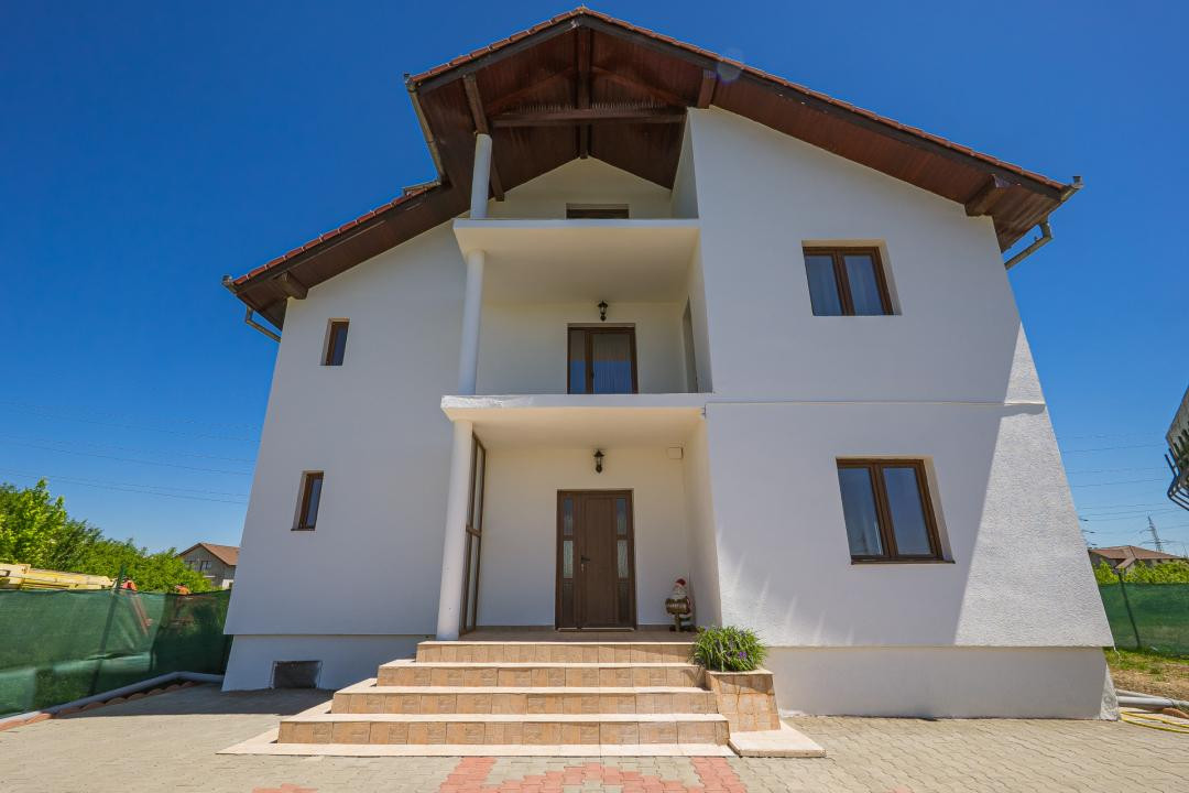 Casă individuală în Veterani, curte liberă 400 mp, zonă foarte căutată!