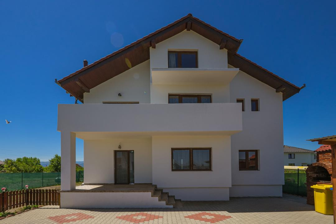 Casă individuală în Veterani, curte liberă 400 mp, zonă foarte căutată!