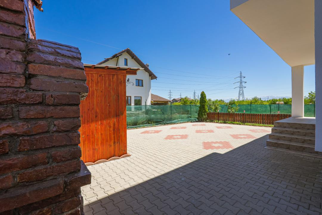 Casă individuală în Veterani, curte liberă 400 mp, zonă foarte căutată!