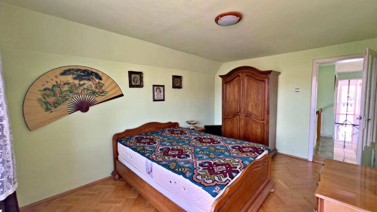 Casă 6 camere D+P+M-238 mp utili, 514 mp curte, Zona  Cartier Kogalniceanu 