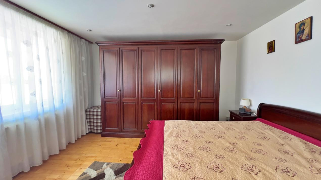 Casă 6 camere D+P+M-238 mp utili, 514 mp curte, Zona  Cartier Kogalniceanu 