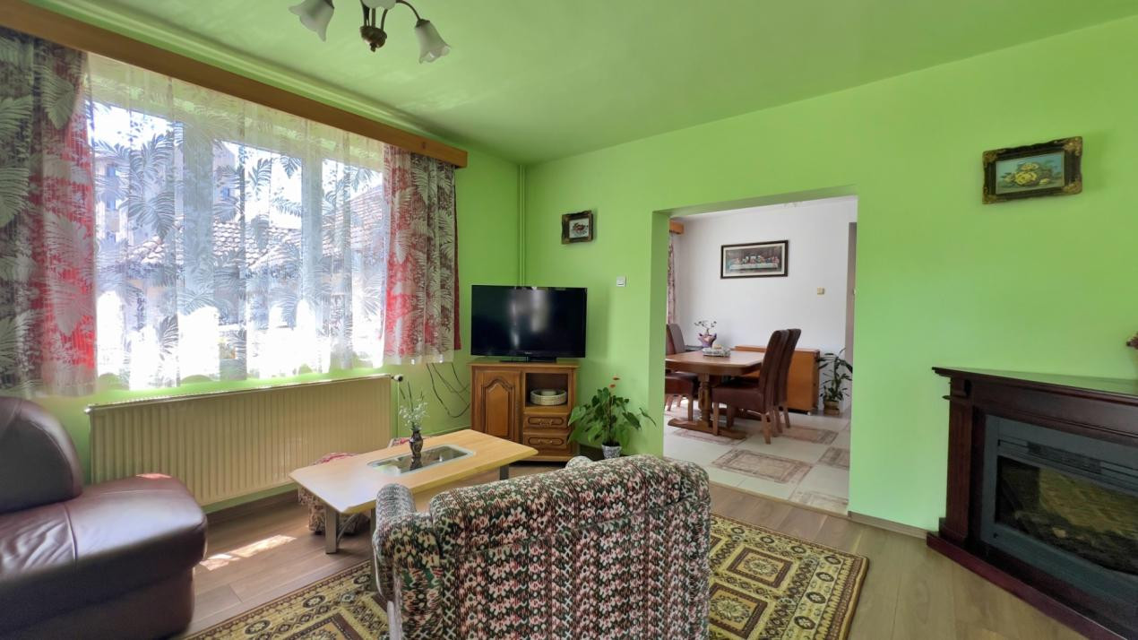 Casă 6 camere D+P+M-238 mp utili, 514 mp curte, Zona  Cartier Kogalniceanu 