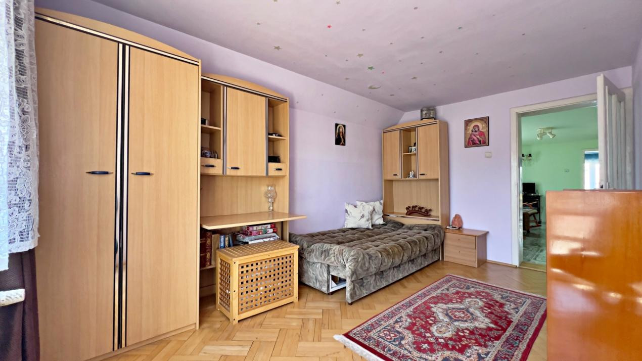 Casă 6 camere D+P+M-238 mp utili, 514 mp curte, Zona  Cartier Kogalniceanu 