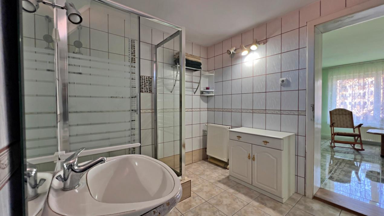 Casă 6 camere D+P+M-238 mp utili, 514 mp curte, Zona  Cartier Kogalniceanu 