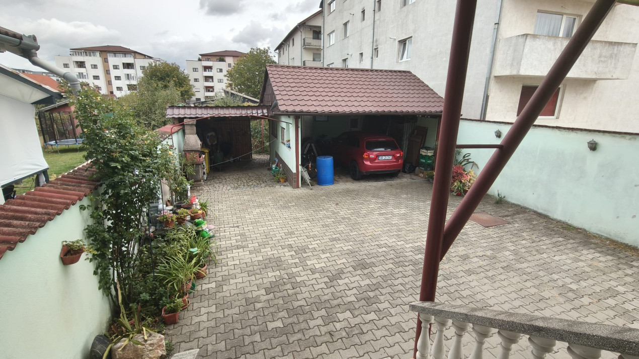 Casă 6 camere D+P+M-217 mp utili, 515 mp curte, Zona  Cartier Kogalniceanu 