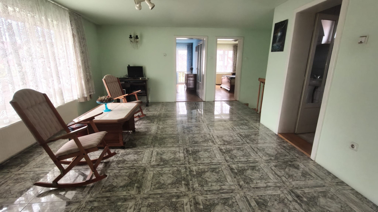 Casă 6 camere D+P+M-217 mp utili, 515 mp curte, Zona  Cartier Kogalniceanu 